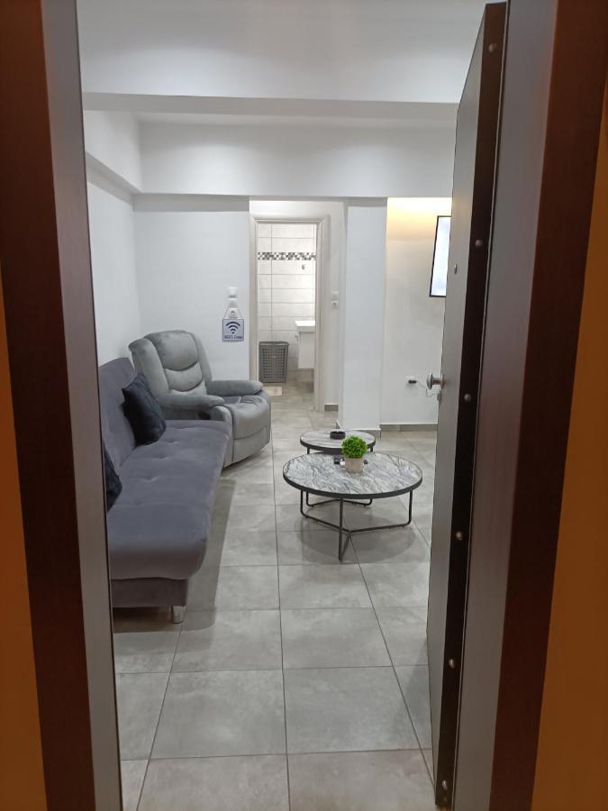 Travelers Tranquil & Chillout Apt Appartamento Atene Esterno foto
