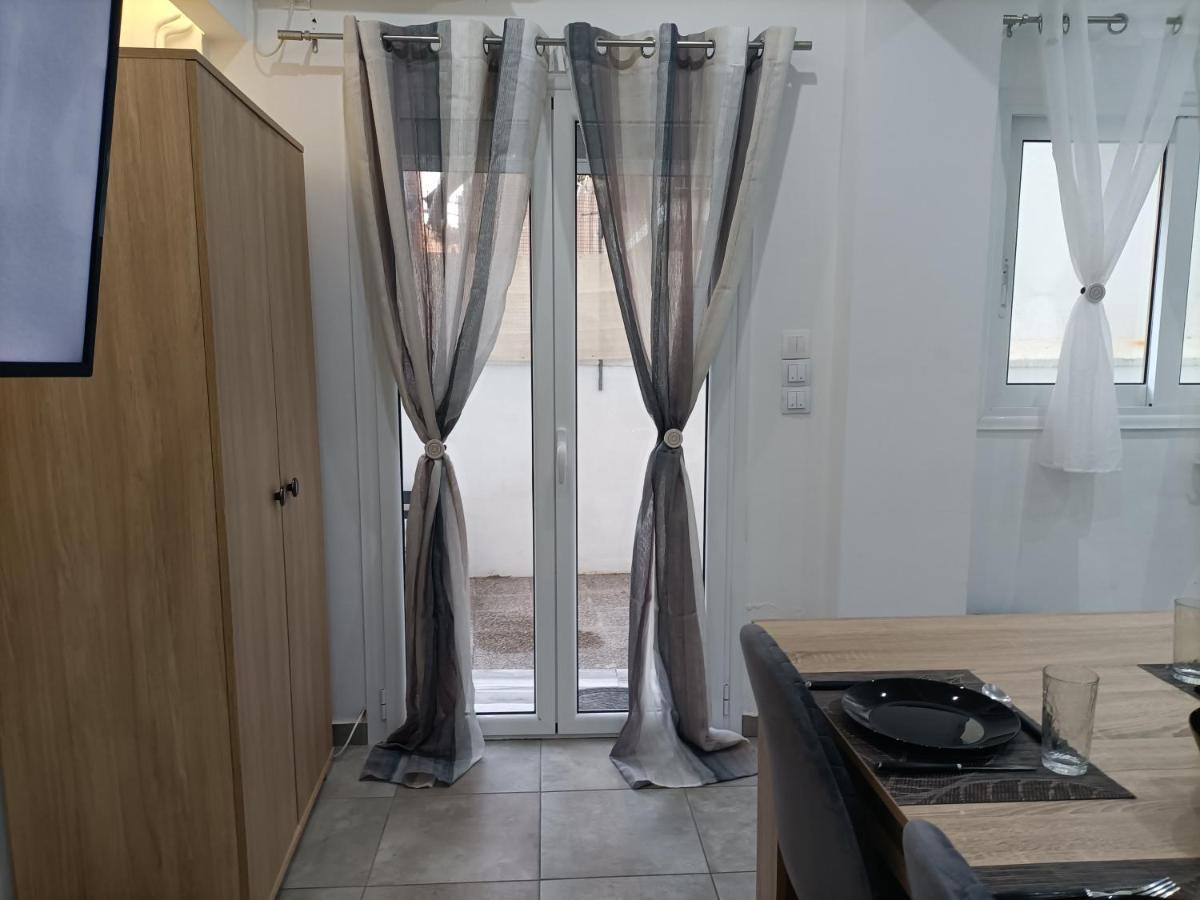 Travelers Tranquil & Chillout Apt Appartamento Atene Esterno foto