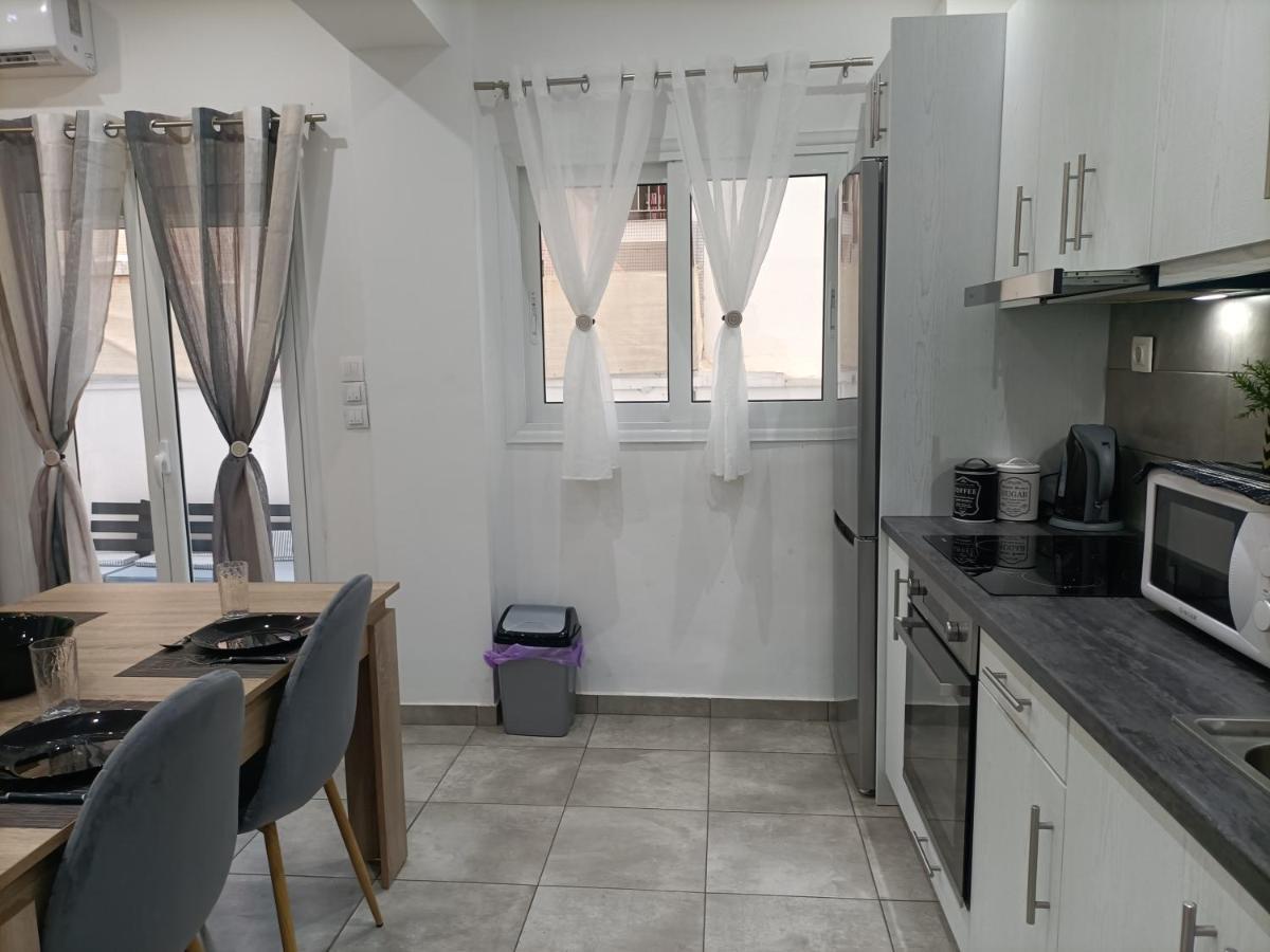 Travelers Tranquil & Chillout Apt Appartamento Atene Esterno foto