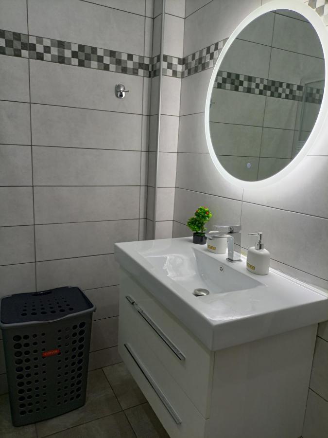 Travelers Tranquil & Chillout Apt Appartamento Atene Esterno foto